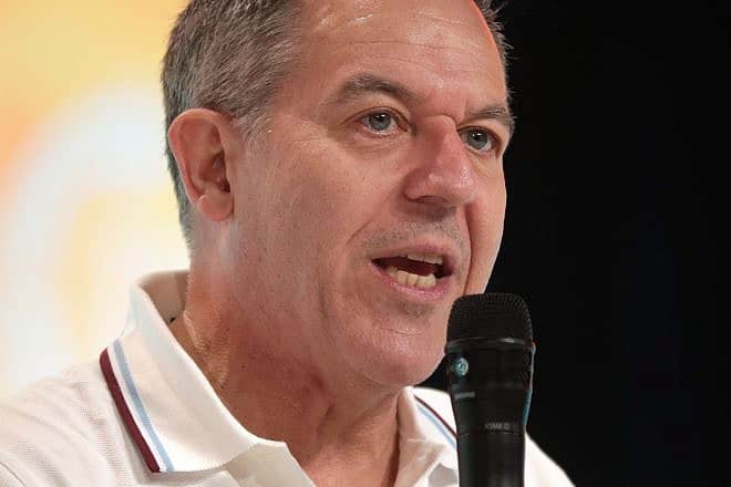 Greg Gutfeld, speaks with attendees at the 2021 Student Action Summit hosted by Turning Point USA at the Tampa Convention Center in Florida on July 18, 2021. Credit: Gage Skidmore via Wikimedia Commons.