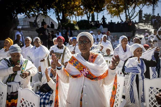 Thousands of Ethiopian Jews take part in Sigd holiday prayers on the Haas Promenade overlooking the Temple Mount, in Jerusalem’s Armon Hanatziv/East Talpiot neightborhood, Nov. 23, 2022. Photo by Yonatan Sindel/Flash90.