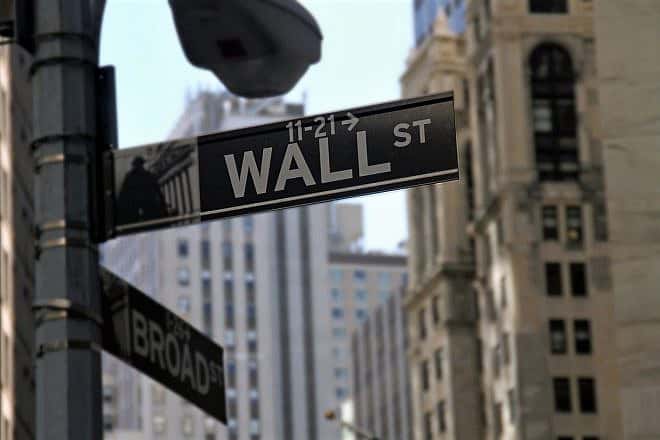 Corner of Wall and Broad streets. Credit: Pixabay.