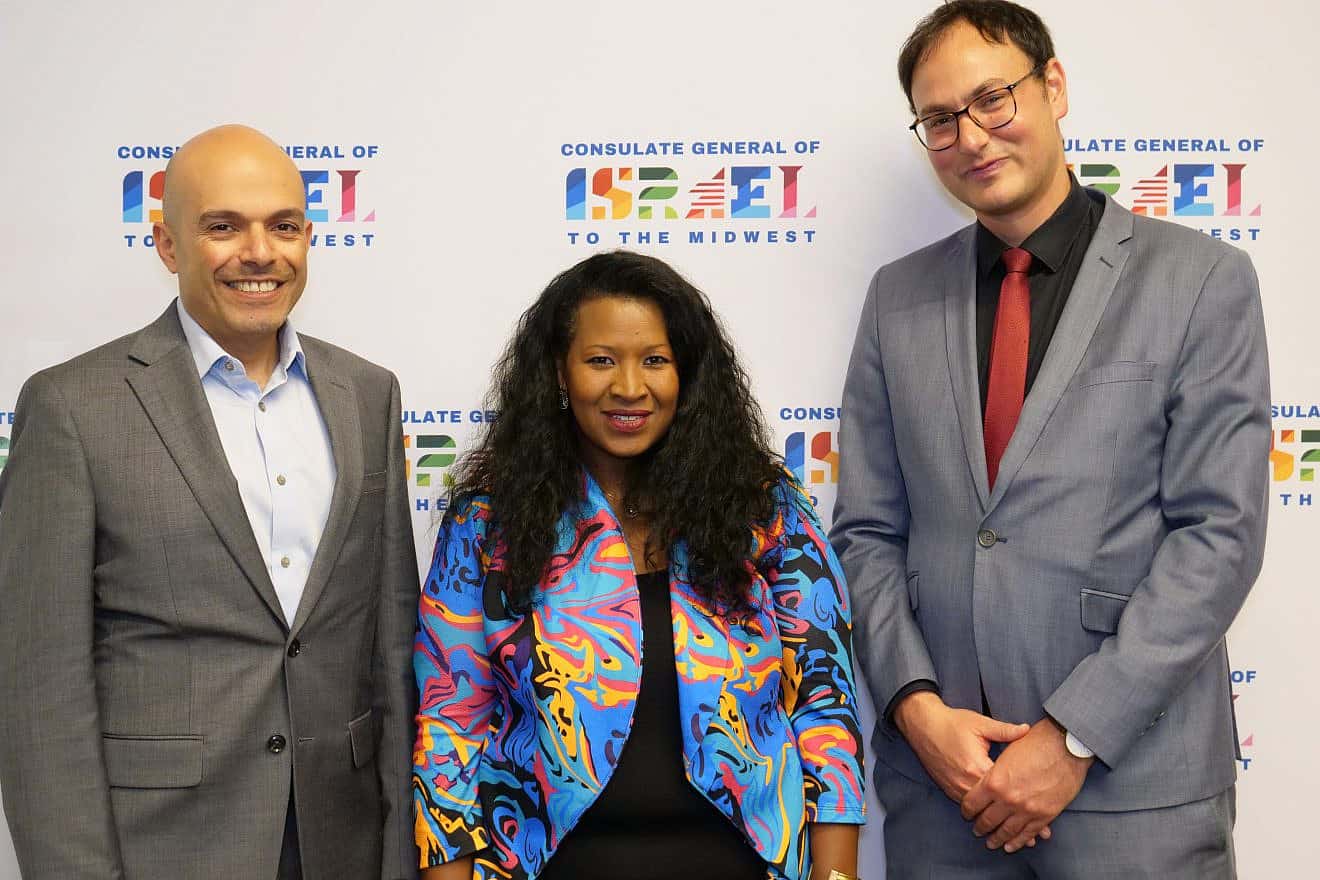 Oshra Yosef-Friedman, deputy director-general of the Israeli Authority for the Advancement of the Status of Women, with Yinam Cohen (left) and Daniel Aschheim, consul general and deputy consul general respectively of Israel to the Midwest. Credit: Consulate General of Israel to the Midwest.