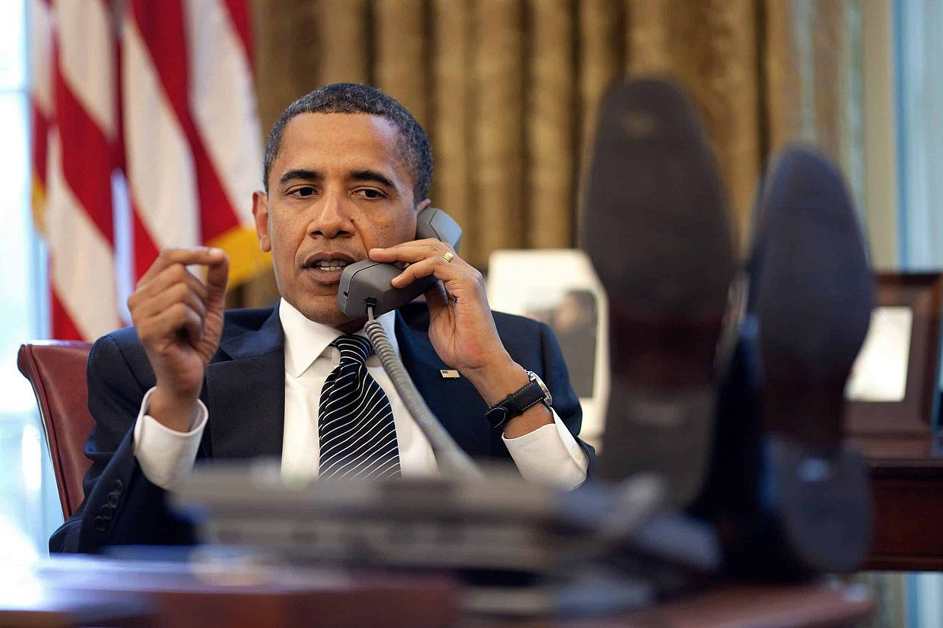 Then-President Barack Obama talks with Israeli Prime Minister Benjamin Netanyahu during a phone call from the Oval Office, on June 8, 2009. Credit: Official White House Photo by Pete Souza via Wikimedia Commons.