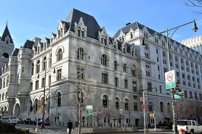 The Federal Building and Post Office at 271-301 Cadman Plaza East (Washington Street) that houses the U.S. Bankruptcy Court and United States Attorney's Offices in Brooklyn, N.Y. Credit: Beyond My Ken via Wikimedia Commons.