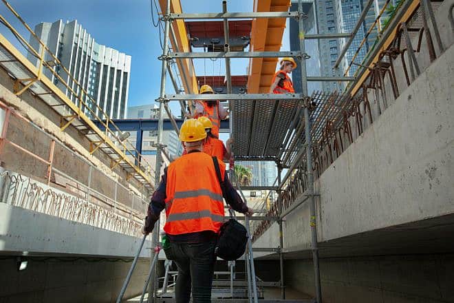 The Tel Aviv Light Rail's Red Line under construction in Ramat Gan, as part of a planned mass transit system, Nov. 7, 2019. Photo by Moshe Shai/FLASH90.
