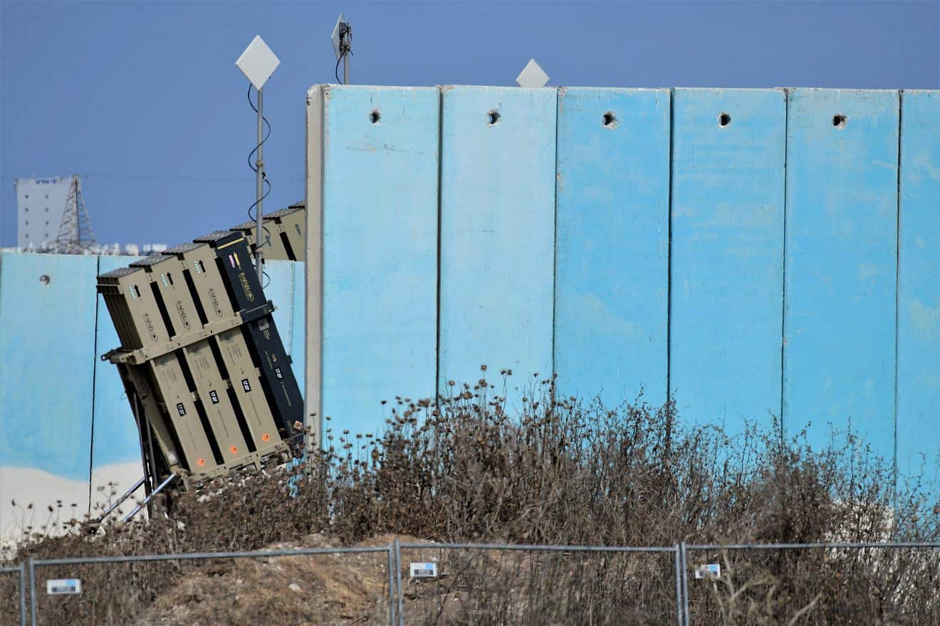 An Iron Dome air-defense system deployed near Ashdod, Aug. 5, 2022. Photo by Tomer Neuberg/Flash90.