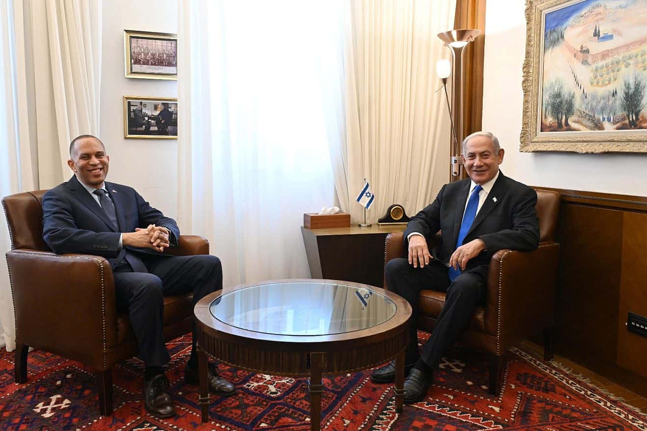 U.S. Rep. Hakeem Jeffries (D-N.Y.) with Israeli Prime Minister Benjamin Netanyahu in Jerusalem, on Aug. 7, 2023. Photo by Haim Tzach/GPO.