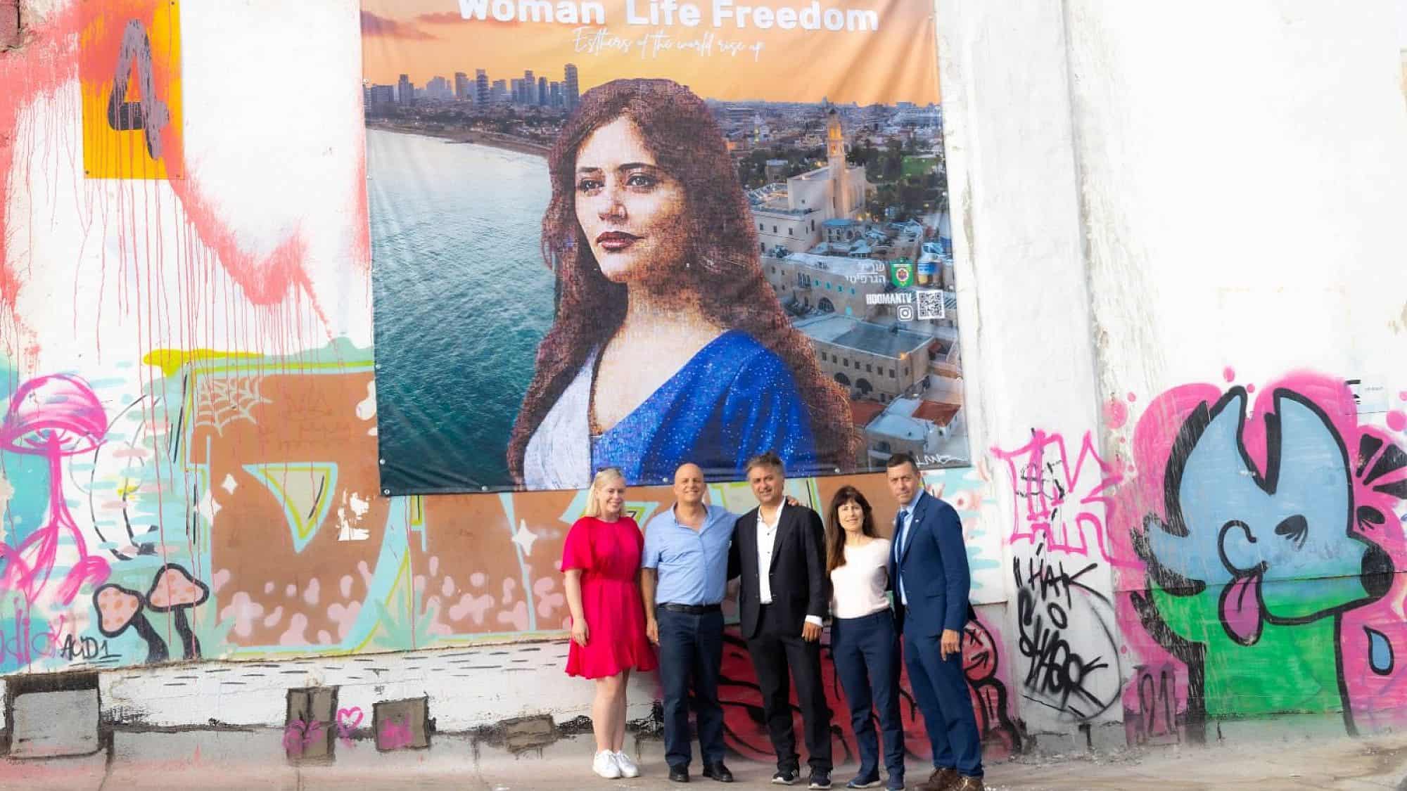 Left to right: Emily Schrader, CEO of Social Lite Creative; Ran Natanzon, Head of innovation & Country Branding in the Israeli Foreign Ministry's Public Diplomacy Division; Hooman Khalili (artist); tour guide Ora Hartman; and Foreign Ministry official Dan Oryan. Photo: Dana Daraznin.