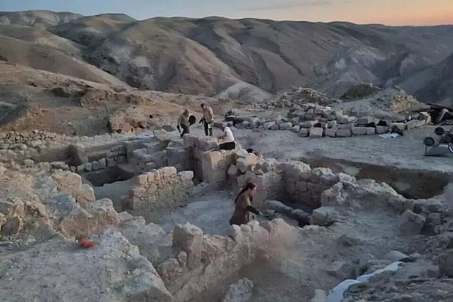 The Hycrania fortress evacuations. Photo by Michael Haber/The Hebrew University.