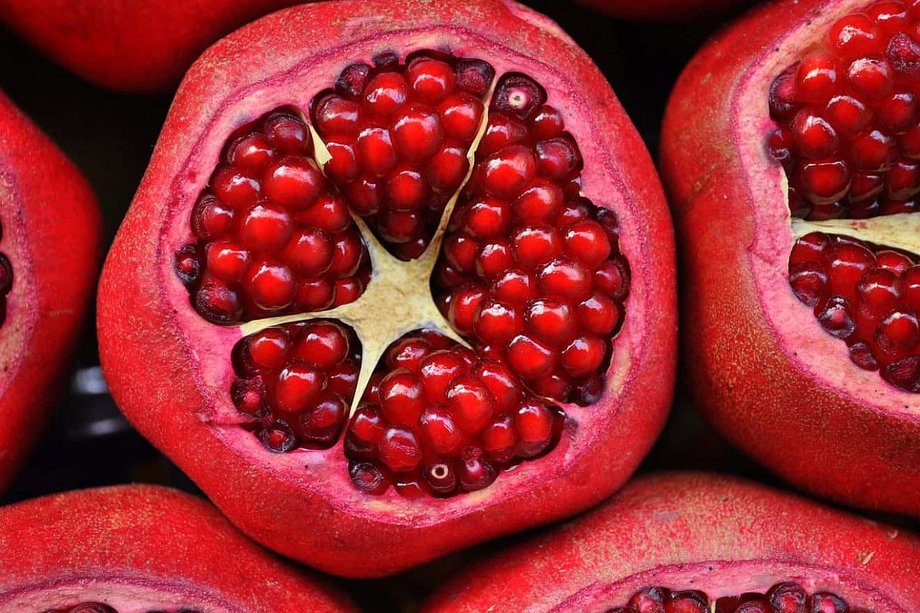 Pomegranate. Credit: Pixabay.