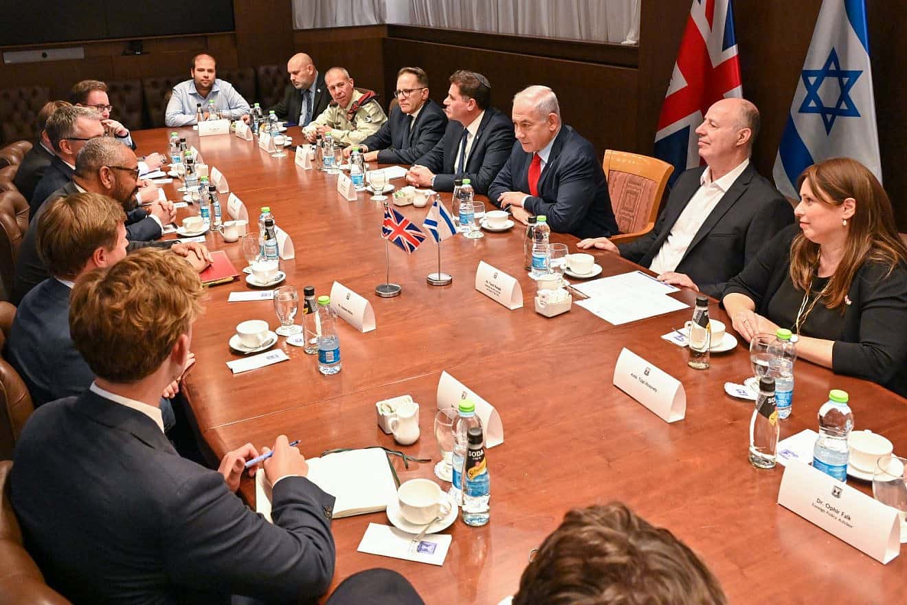 Israeli Prime Minister Benjamin Netanyahu meets with U.K. Secretary of State for Foreign, Commonwealth and Development Affairs James Cleverly at the Prime Minister's Office in Jerusalem, Monday, Sept. 11, 2023. Photo: Kobi Gideon/GPO.