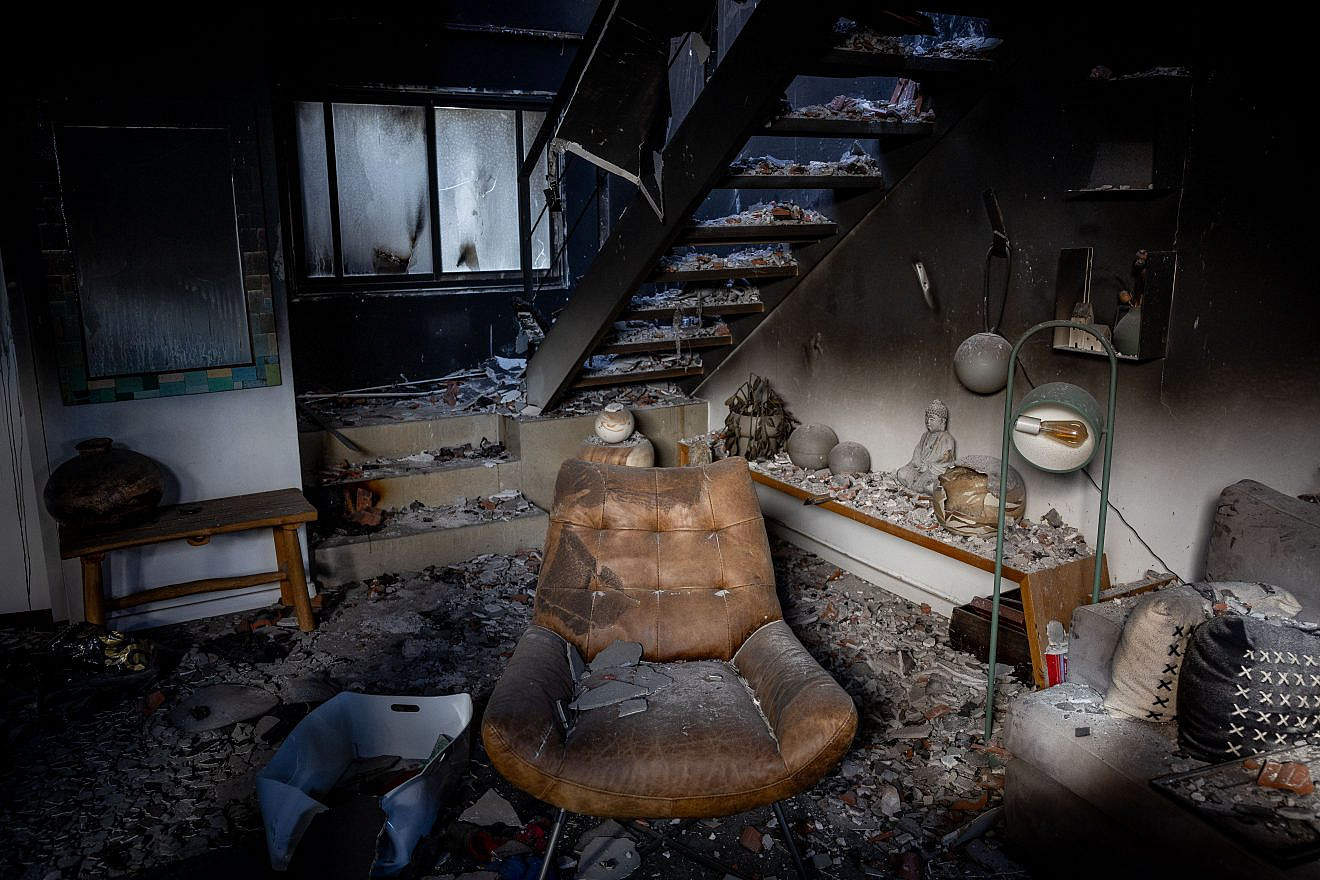 Destruction caused by Hamas terrorist on Oct. 7 when they infiltrated Kibbutz Be'eri and slaughtered civilians, Oct. 17, 2023. Photo by Yonatan Sindel/Flash90.