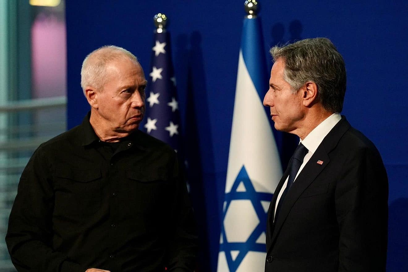 Defense Minister Yoav Gallant (left) meets with Secretary of State Antony Blinken in Tel Aviv, Oct. 16, 2023. Photo by Ariel Hermoni/Defense Ministry.