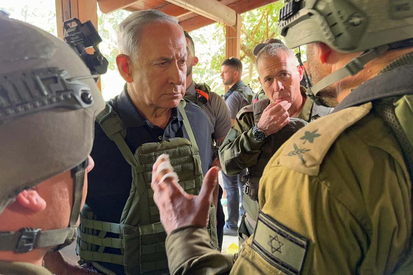 Israeli Prime Minister Benjamin Netanyahu visited Kibbutz Be'eri and Kibbutz Kfar Aza and met with IDF soldiers on Oct. 14, 2023. Photo by Avi Ohayon/GPO.