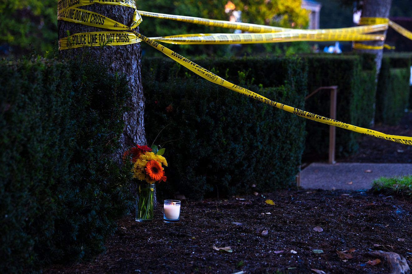 A makeshift shrine to the victims of the mass shooting on Oct. 27 at the Tree of Life*Or L’Simcha Synagogue in Pittsburgh, Oct. 30, 2018. Credit: Brendt A. Petersen/Shutterstock.