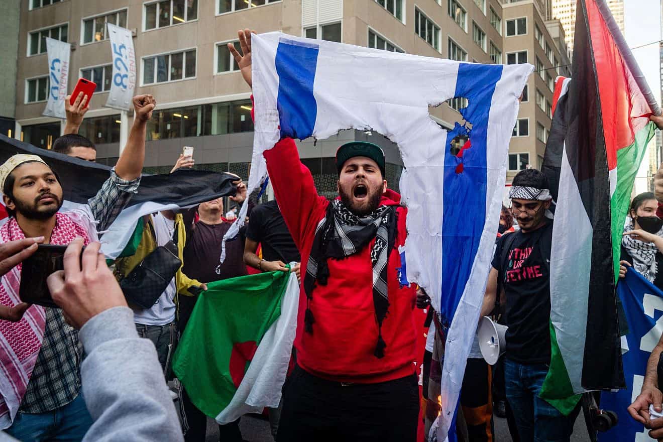 Hamas supporters protest in New York, May 15, 2021. Credit: Wirestock Creators/Shutterstock.