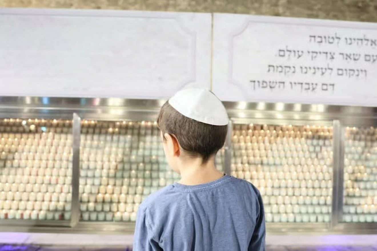 1,400 candles are lit in front of the Western Wall in Jerusalem in honor of the victims of Hamas's Oct. 7 massacre, Nov. 6, 2023. Courtesy: Western Wall Heritage Foundation.
