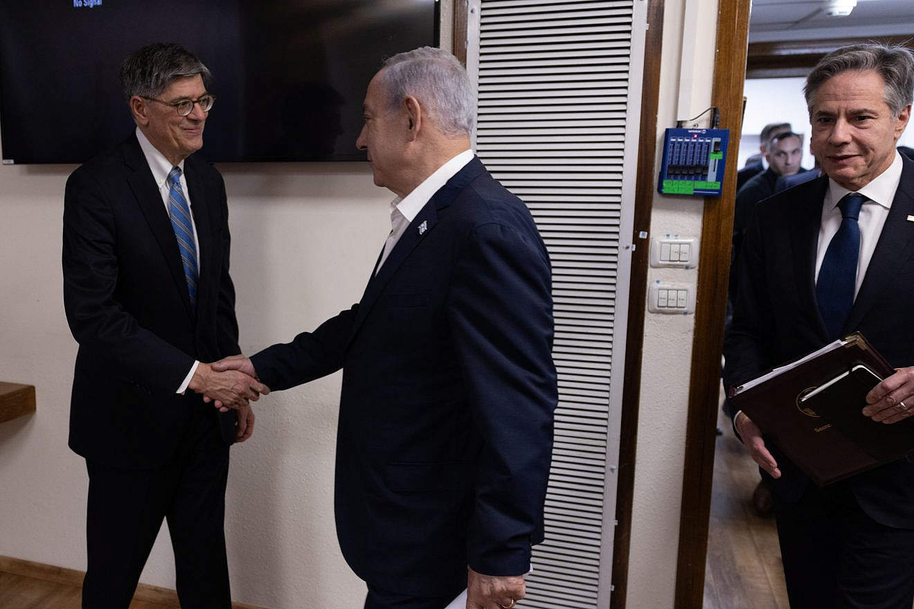 U.S. Ambassador to Israel Jack Lew shakes hands with Prime Minister Benjamin Netanyahu, as Secretary of State Antony Blinken enters the room for a meeting with members of the Israeli War Cabinet in Tel Aviv, Nov. 3, 2023. Photo by Chuck Kennedy/U.S. State Department.