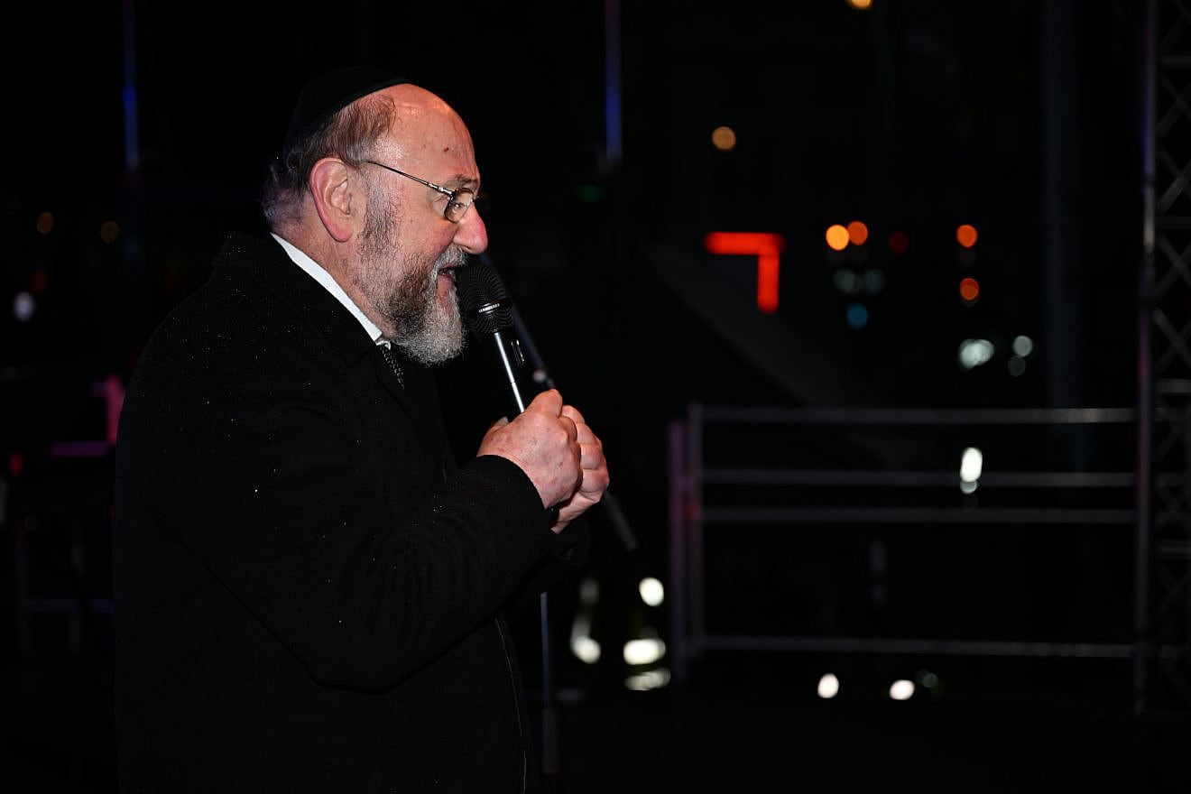 Sir Ephraim Mirvis, the chief rabbi of the United Kingdom and Commonwealth, speaks at a pro-Israel rally that drew an estimated 60,000 people in London on Nov. 26, 2023. Credit: Stuart Mitchell/Campaign Against Antisemitism.