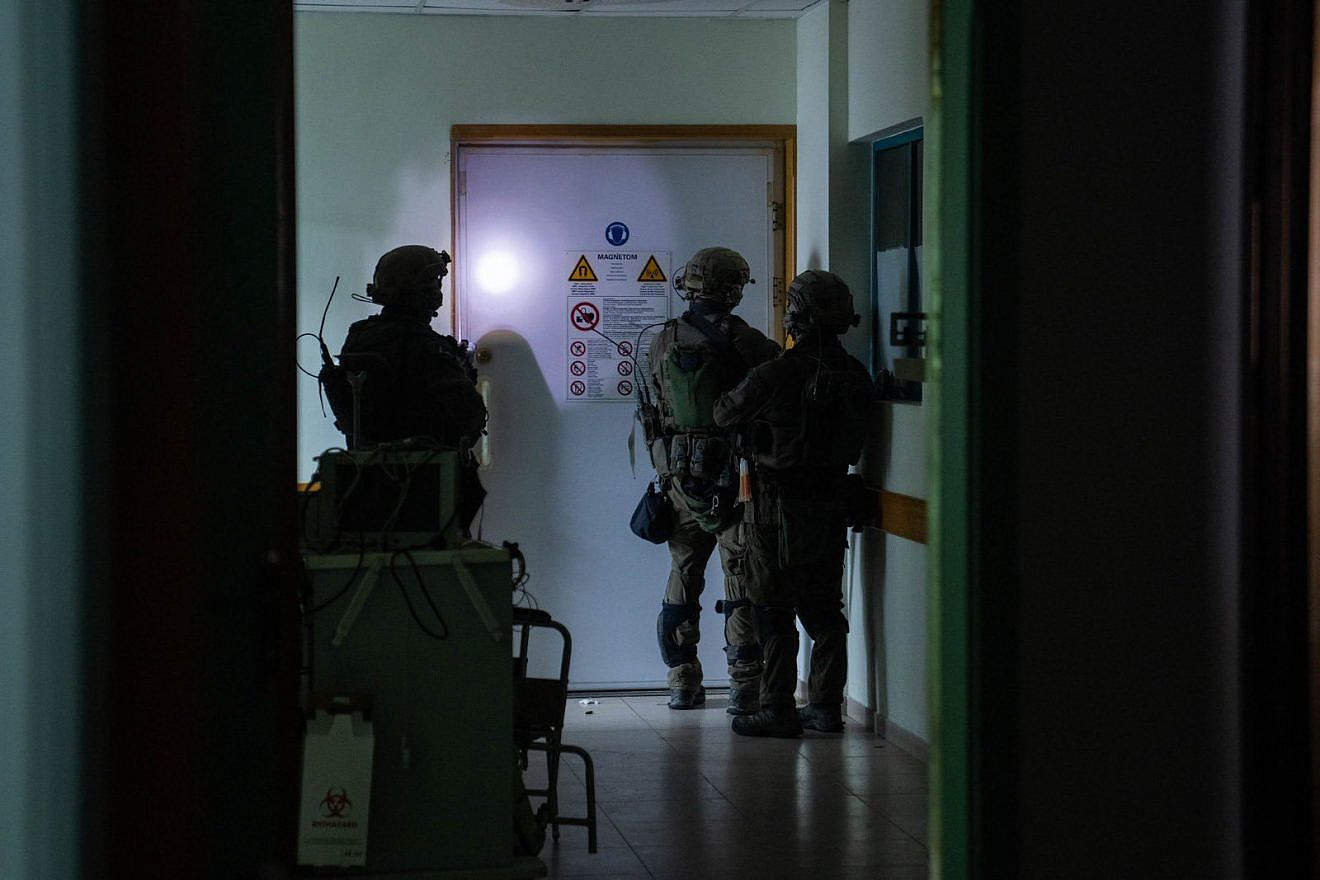 Israeli special forces conduct searches at Shifa Hospital in Gaza City, Nov. 15, 2023. Credit: IDF.