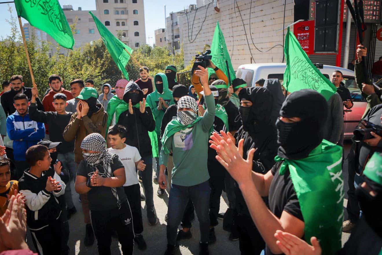 Palestinians take part in a protest in support of Hamas, in Hebron, Nov. 24, 2023. Photo by Wisam Haslmaoun/Flash90.