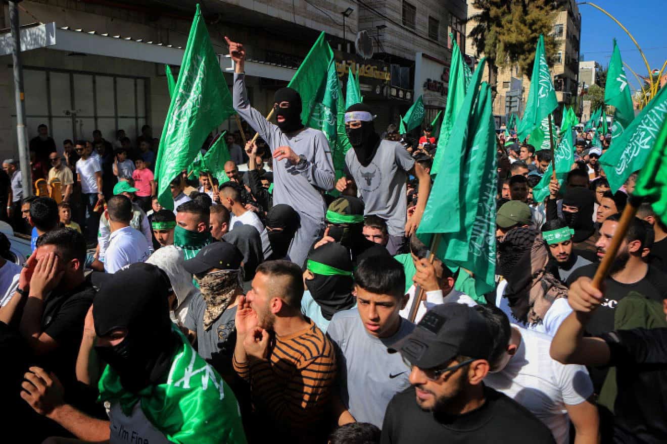 Palestinians rally in Hebron in support of Hamas, Nov. 3, 2023. Photo by Wisam Hashlamoun/Flash90.