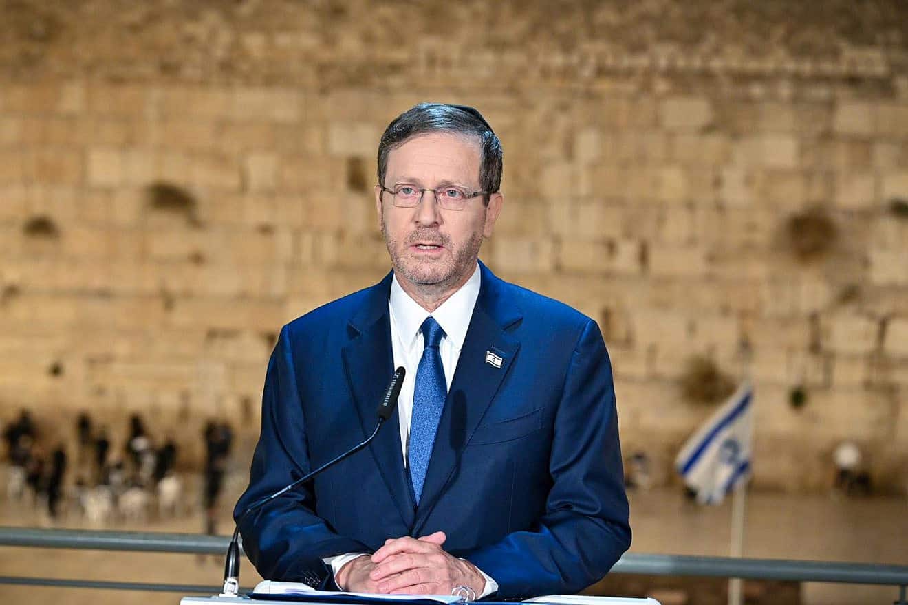 Israeli President Isaac Herzog speaks from the Western Wall in Jerusalem to the crowd gathered at the “March for Israel” rally in Washington, Nov. 14, 2023. Photo by Kobi Gideon/GPO.