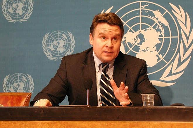 Re. Chris Smith (R-N.J.) speaks at the United Nations Mission in Geneva in 2009. Credit: Wikimedia Commons.