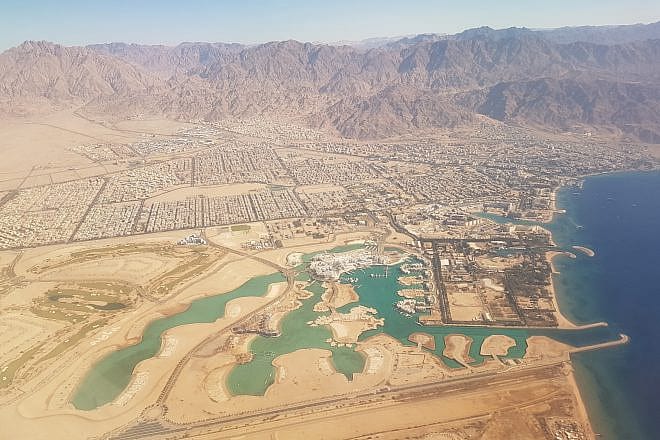 An aerial view of the Gulf of Eilat, the northern tip of the Red Sea and the southernmost point in Israel. The Jordanian mountains of Edom are in the background. Eilat, Dec 5, 2019. Photo by Ehud Amiton/TPS.