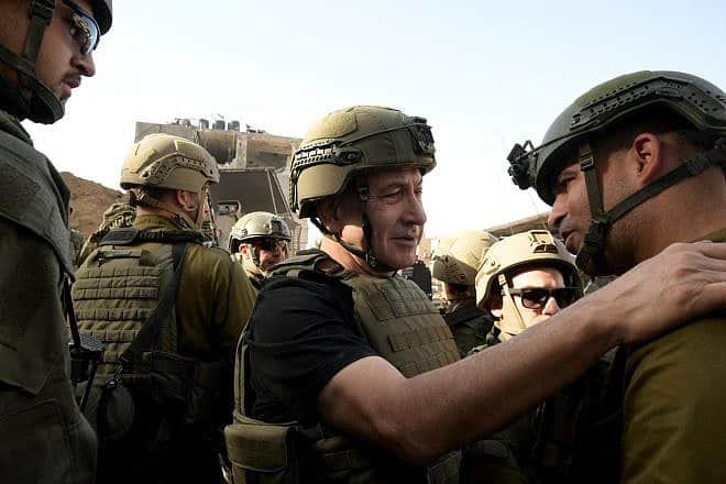 Prime Minister Benjamin Netanyahu visits Israel Defense Forces troops in the Gaza Strip, Nov. 26, 2023. Photo by Avi Ohayon/GPO.