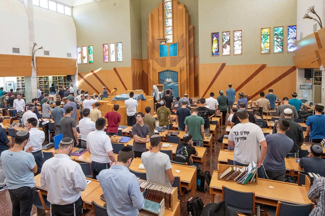 Jerusalem College of Technology students attend the school’s ceremony marking the beginning of the school year. Credit: Michael Erenburg.