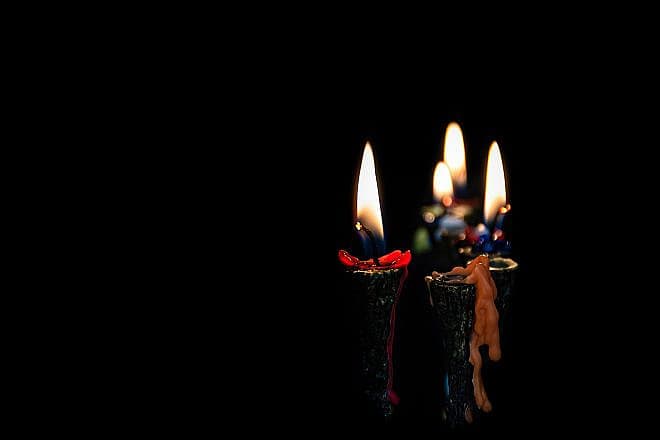 Chanukah candles. Credit: Ri-Ya/Pixabay.