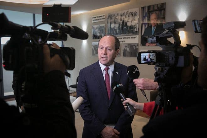 Economy and Industry Minister Nir Barkat arrives for a Cabinet meeting at the Kirya military headquarters in Tel Aviv, Dec. 24, 2023. Photo by Miriam Alster/Flash90.