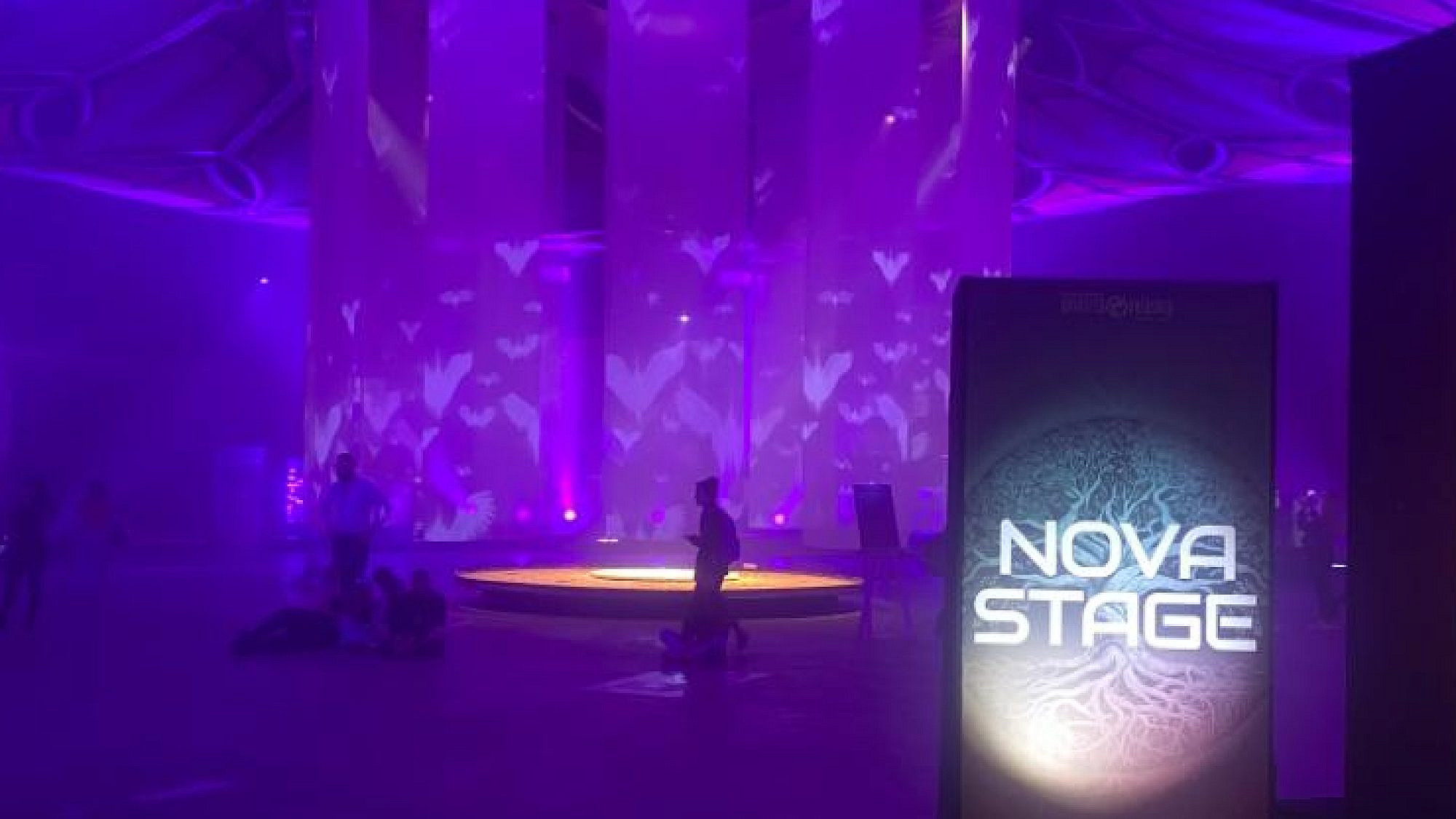 The Nova stage, recreated for the "Nova 6.29" exhibit at the Tel Aviv Expo Center, Dec. 25, 2023. Photo by Amelie Botbol.