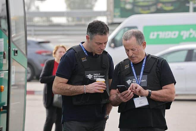 Birthright Israel Foundation president and CEO Elias Saratovsky (left) with Israeli businessman, investor and philanthropist Meir Shamir during a Solidarity Mission to Israel, December 2023. Photo by Erez Uzir.