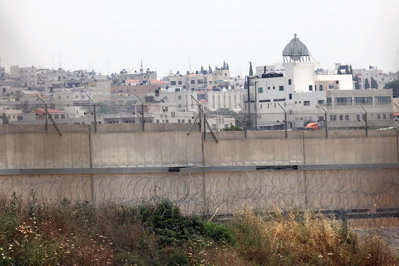 The Judea and Samaria security barrier near Qalqilya in western Samaria, May 17, 2009. Photo by Yossi Zamir/Flash90.