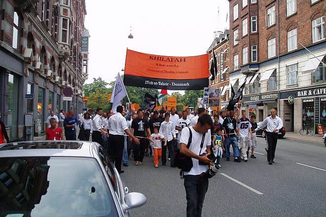 A Hizb ut-Tahrir demonstration in Copenhagen, July 2006. Source: Wikimedia Commons.
