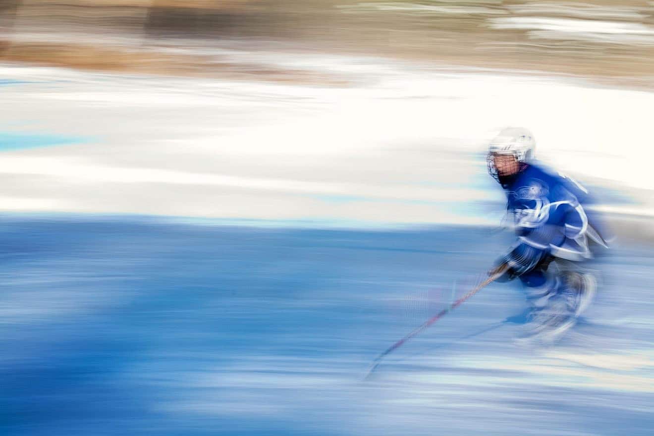 Ice hockey. Credit: Jill Wellington/Pixabay.
