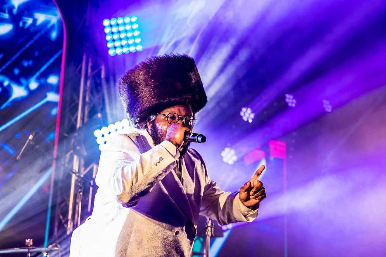 Nissim Black. Photo by Yisroel Teitelbaum.
