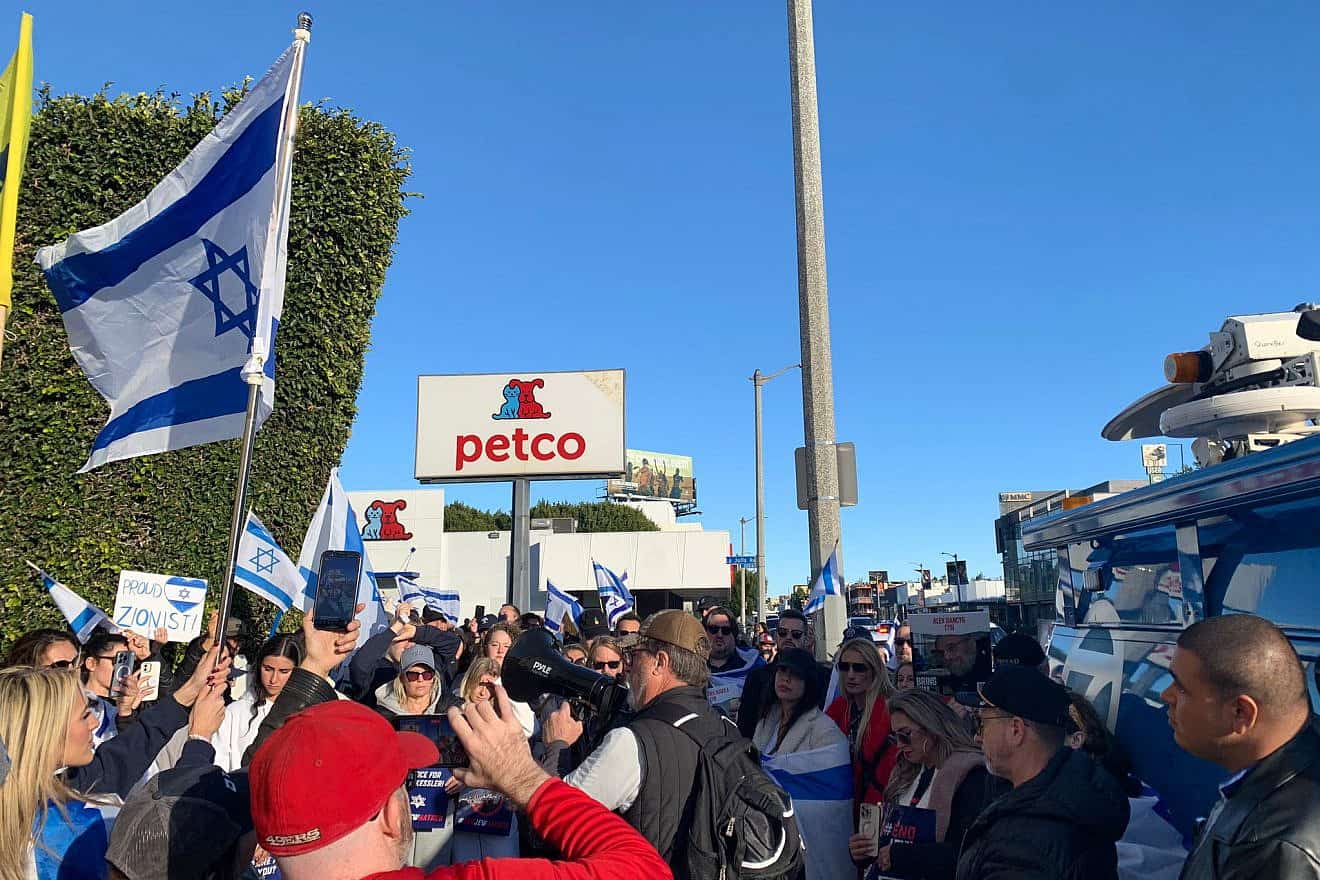 #EndJewHatred hosted a solidarity march in Los Angeles that drew hundreds of participants on Jan. 7, 2024. Credit: Courtesy.
