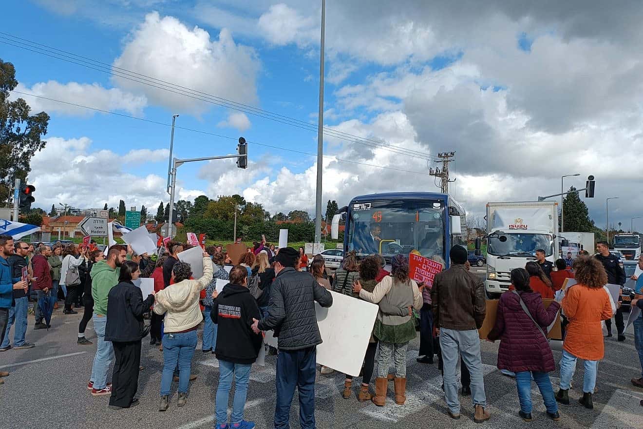 Hundreds of Israelis block trucks carrying humanitarian supplies towards the Gaza Strip at the Kerem Shalom border crossing, Jan. 24, 2024. Photo by Bashi Darshan/TPS.