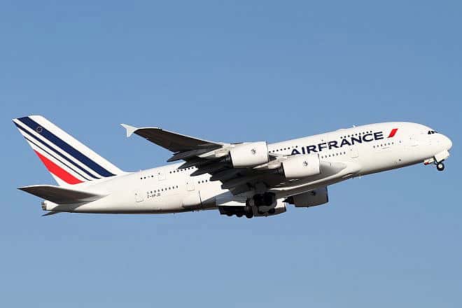 An Air France flight at Narita International Airport, east of Tokyo, Dec. 5, 2010. Photo by Kentaro Lemoto via Wikimedia Commons.