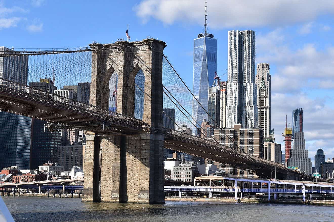 The Brooklyn Bridge in New York City. Credit: Laretalo/Pixabay.