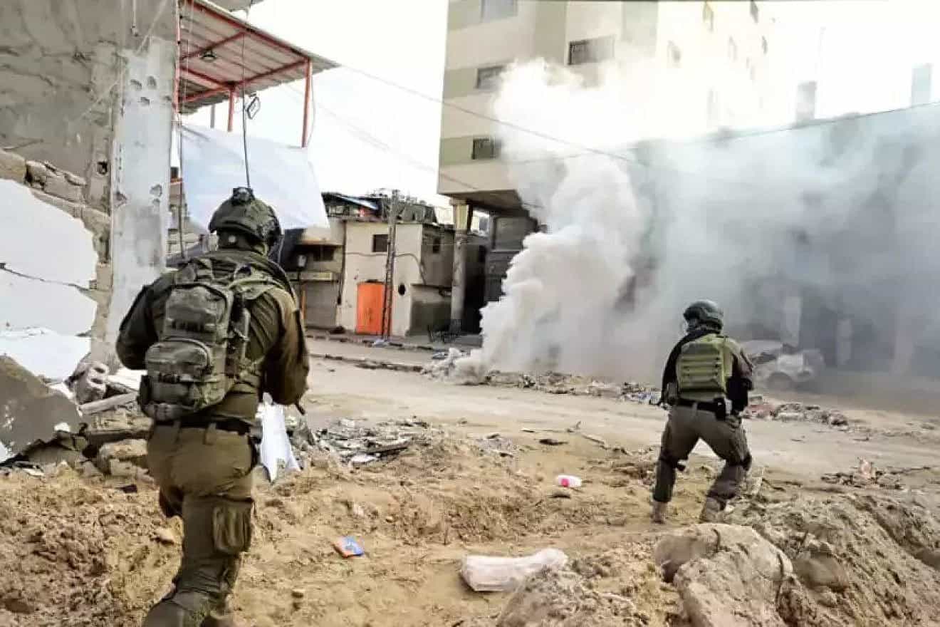 IDF troops in Khan Yunis, February 2024. Photo by Yossi Zeliger.