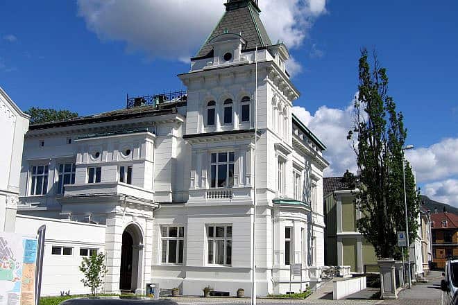 The office of the rector at the University of Bergen in Norway. Credit: HMPinnsvinet via Wikimedia Commons.