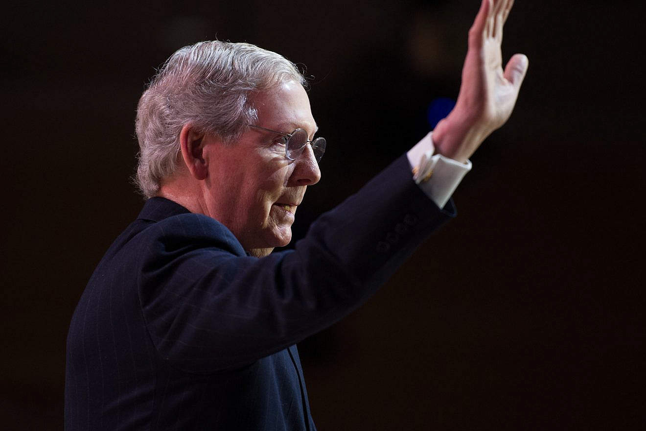 Sen. Mitch McConnell (R-Ky.) speaks at the Conservative Political Action Conference (CPAC) on March 6, 2014. Credit: Christopher Halloran/Shutterstock.