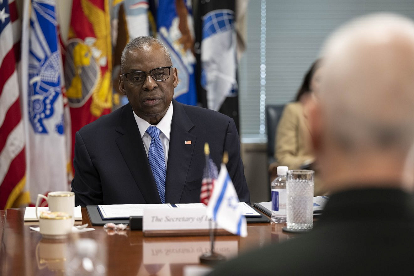 Secretary of Defense Lloyd Austin and Israeli Defense Minister Yoav Gallant (in foreground) meet at the Pentagon, March 26, 2024. Photo by U.S. Navy Petty Officer 1st Class Alexander Kubitza/U.S. Department of Defense.