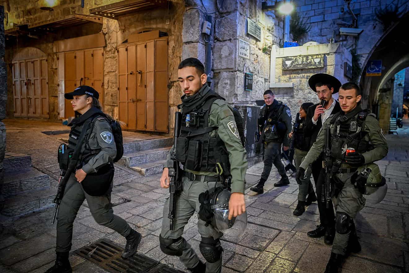 Israel Border Police officers patrol in Jerusalem's Old City during Ramadan, March 11, 2024. Photo by Arie Leib Abrams/Flash90.