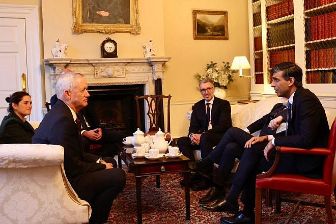 Israeli War Cabinet member Benny Gantz (l) meets with British Prime Minister Rishi Sunak, March 6, 2024. Source: X.
