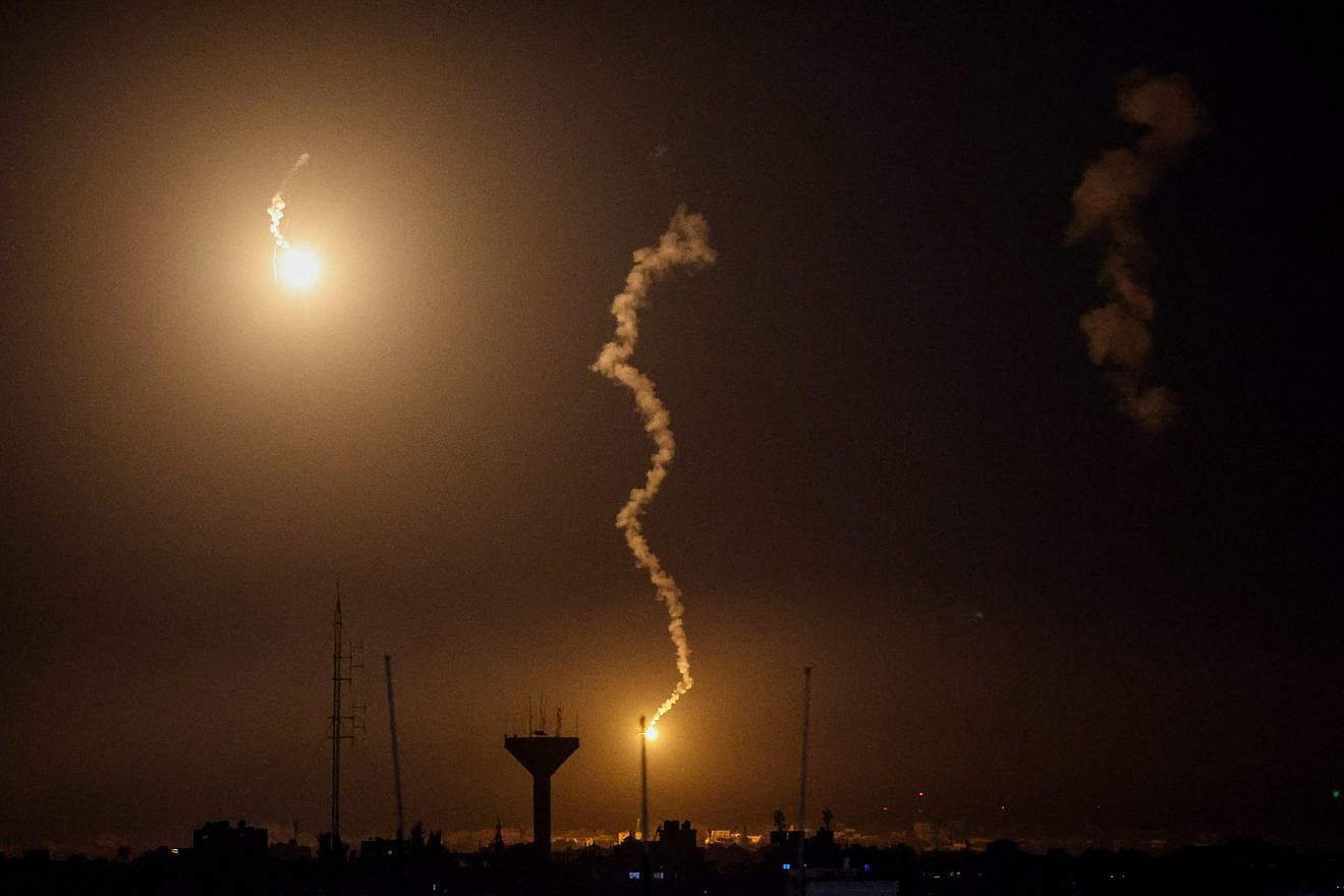 Lighting bombs seen above Khan Yunis in the central Gaza Strip on Feb. 20, 2024. Photo by Atia Mohammed/Flash90.