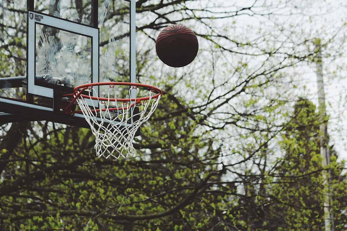 Basketball. Credit: StockSnap/Pixabay.
