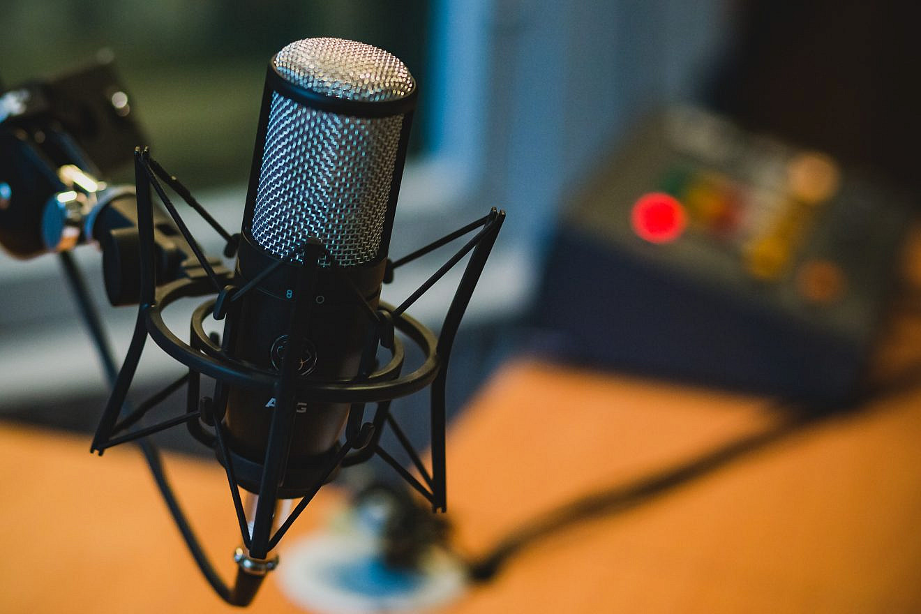 Audio microphone. Credit: StockSnap/Pixabay.